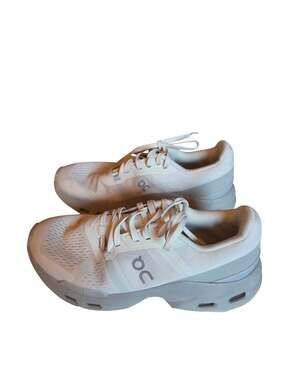 On Cloudpulse Cross-Training Womens White Sneakers Sz 7